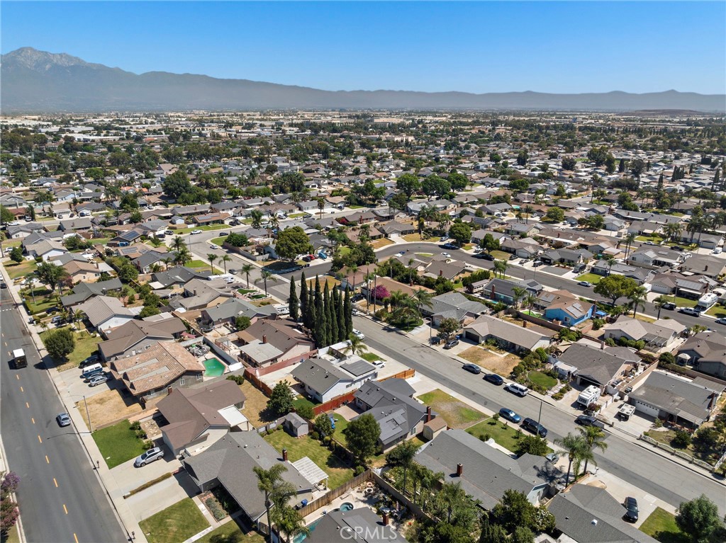 2834 S Augusta Avenue