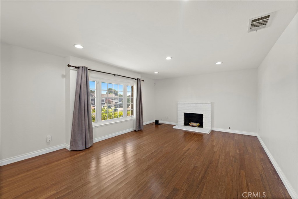 2834 S Augusta Avenue