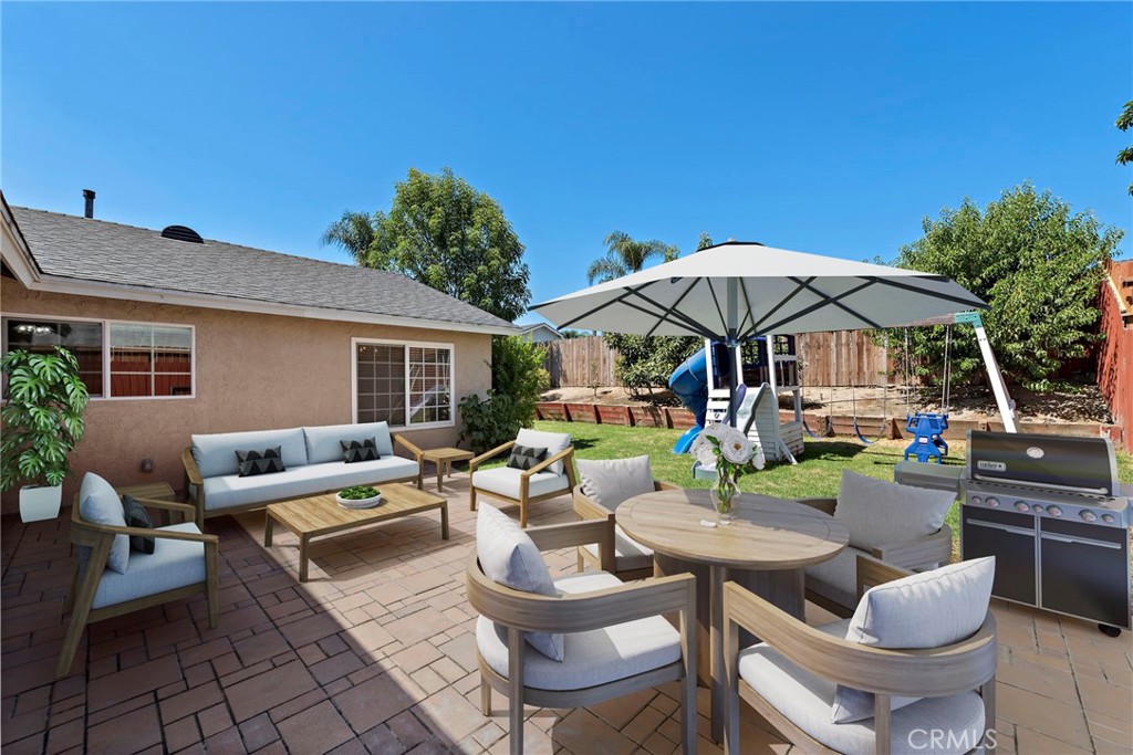 2834 S Augusta Avenue