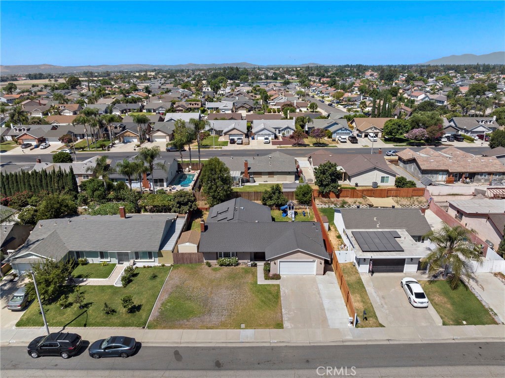 2834 S Augusta Avenue