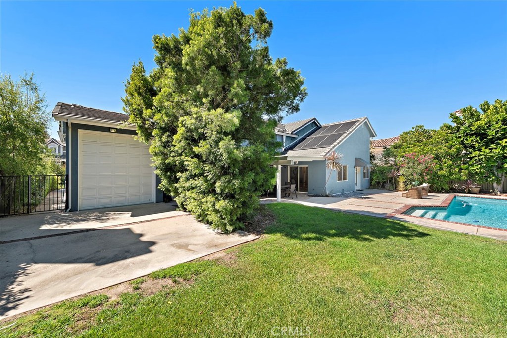 2815 N Kingsgate Drive