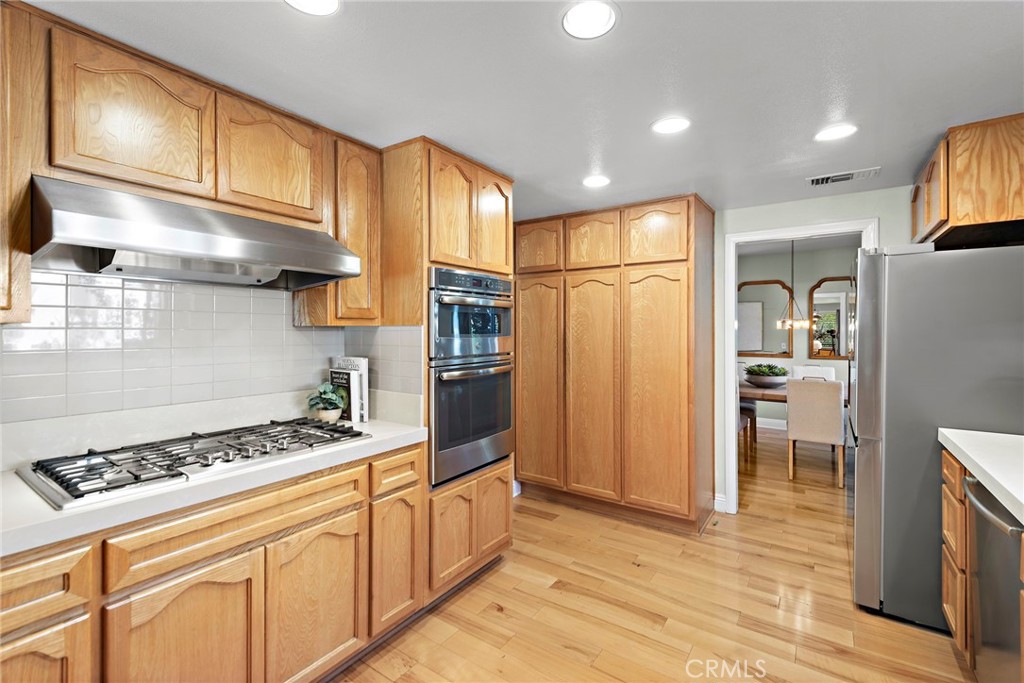 2815 N Kingsgate Drive