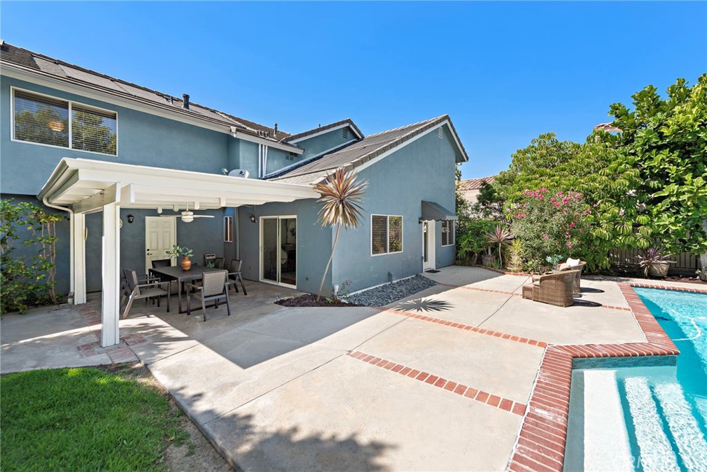 2815 N Kingsgate Drive