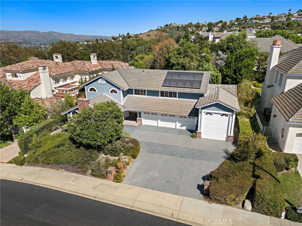 2815 N Kingsgate Drive