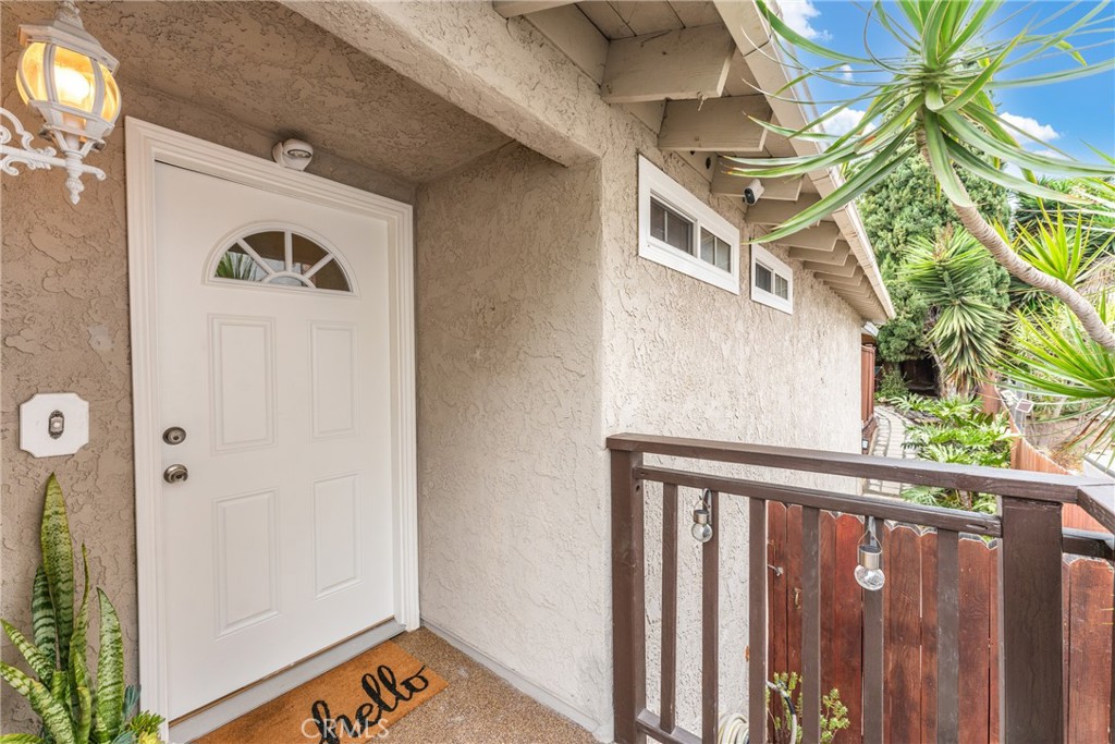 4 West Avenida Junipero