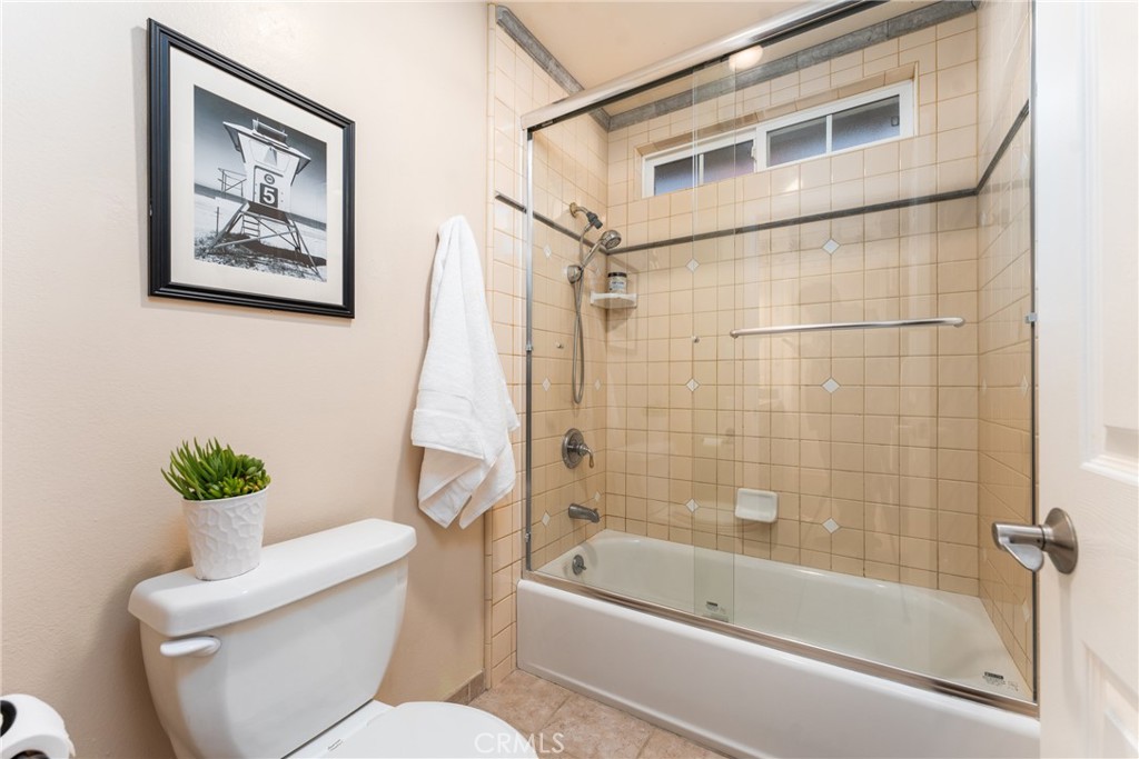 4 West Avenida Junipero