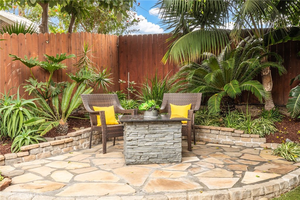 4 West Avenida Junipero