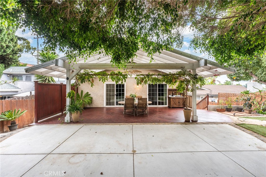 4 West Avenida Junipero