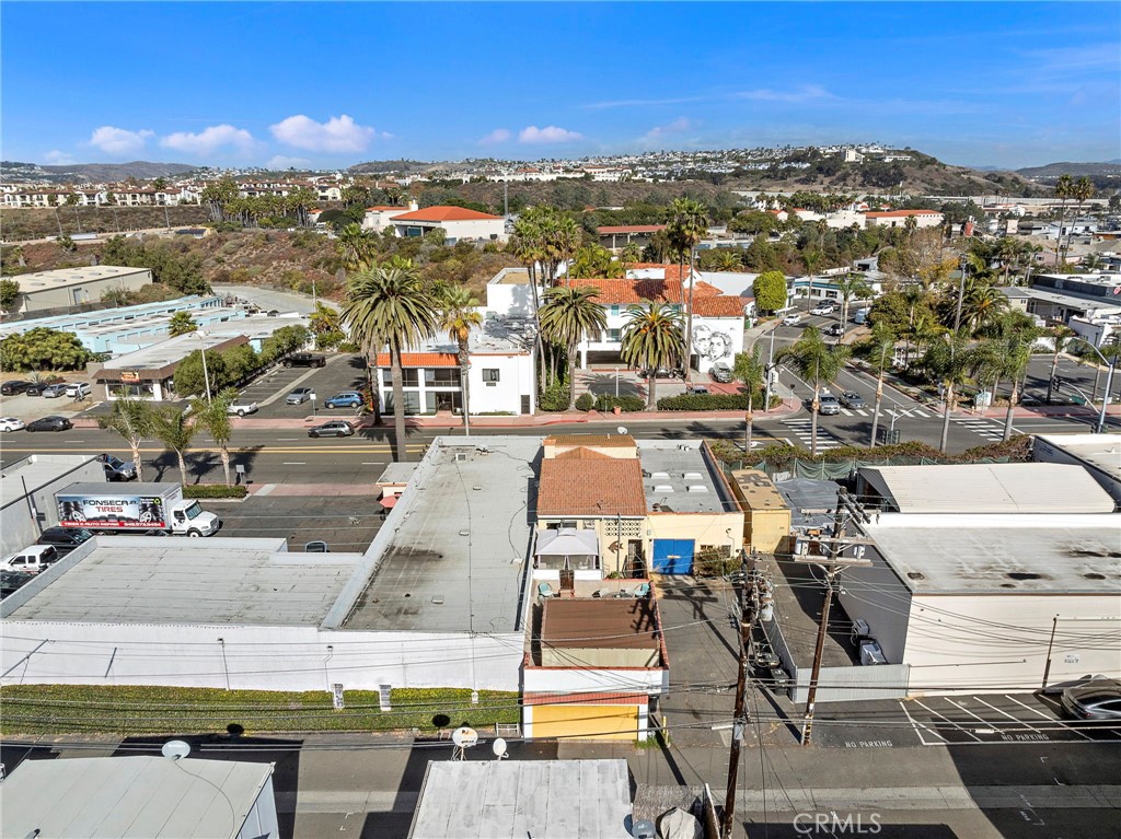 1604 N El Camino Real