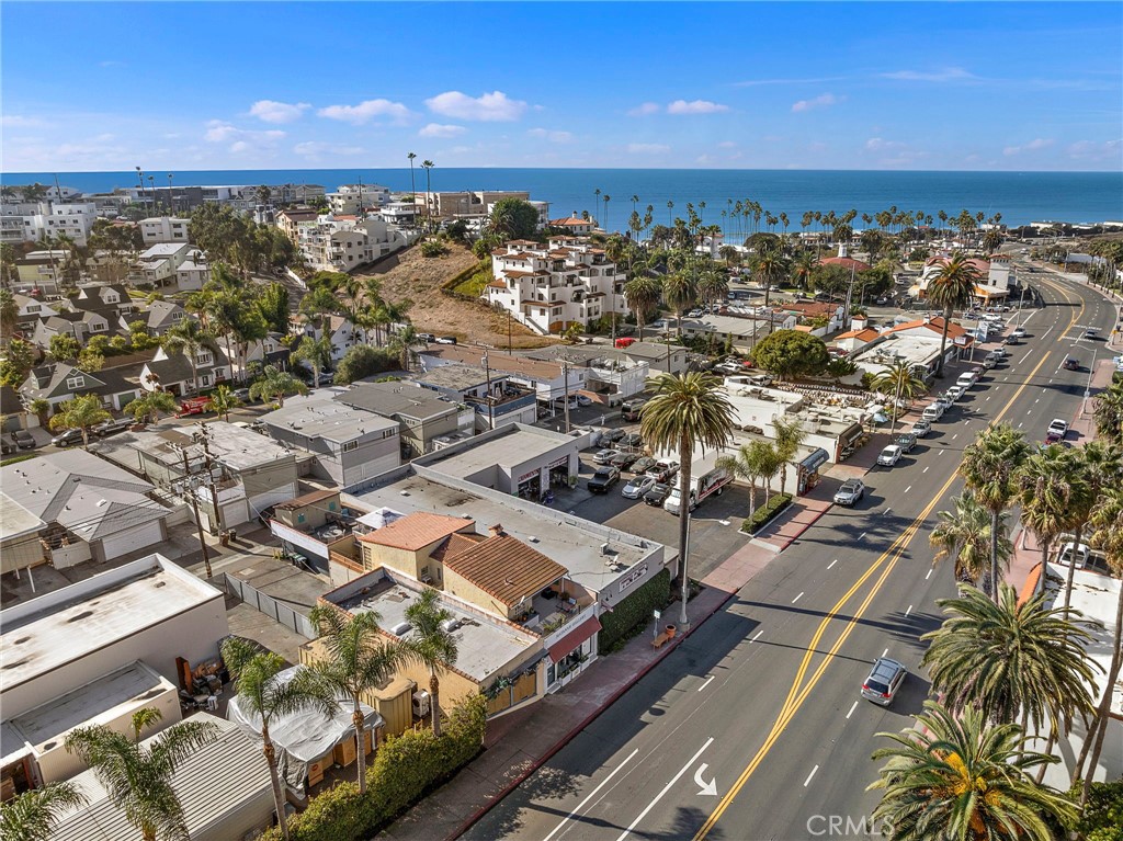 1604 N El Camino Real