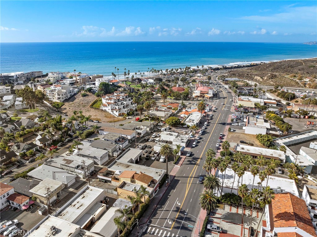 1604 N El Camino Real