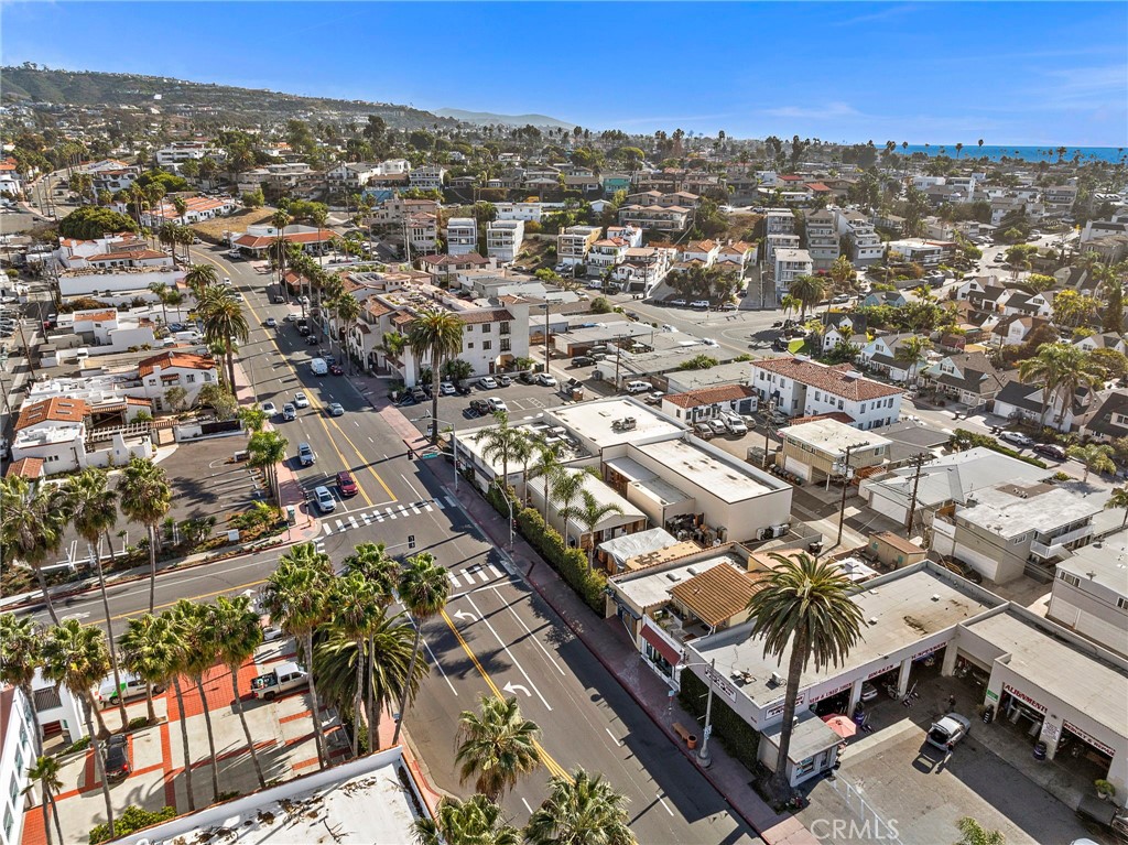 1604 N El Camino Real