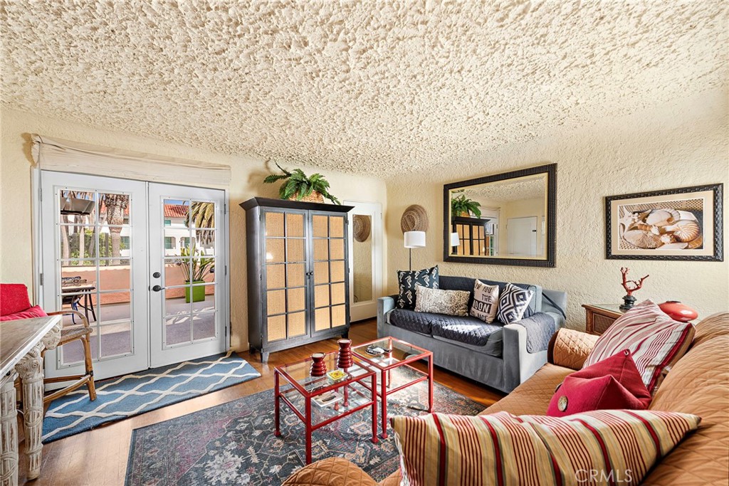 1604 N El Camino Real