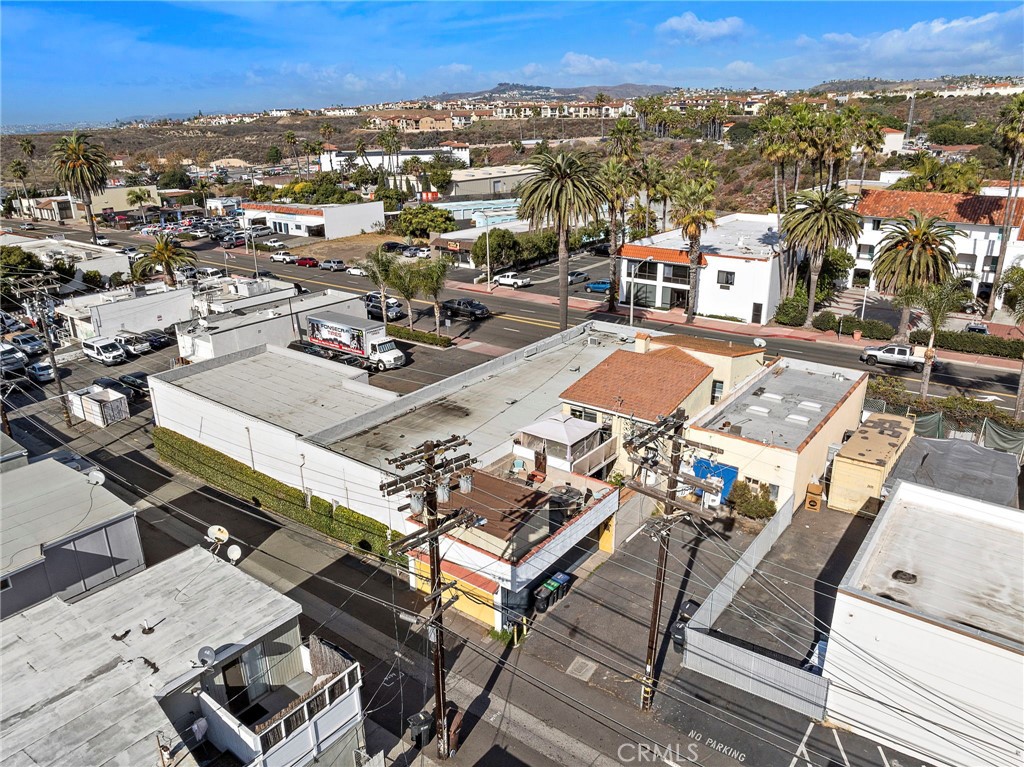 1604 N El Camino Real