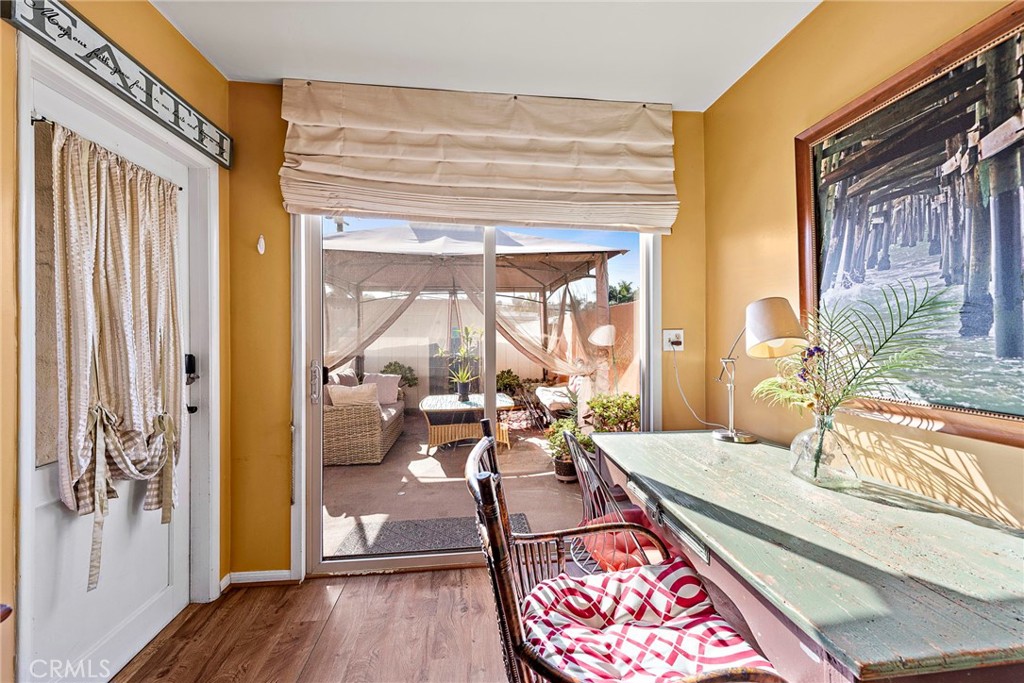 1604 N El Camino Real