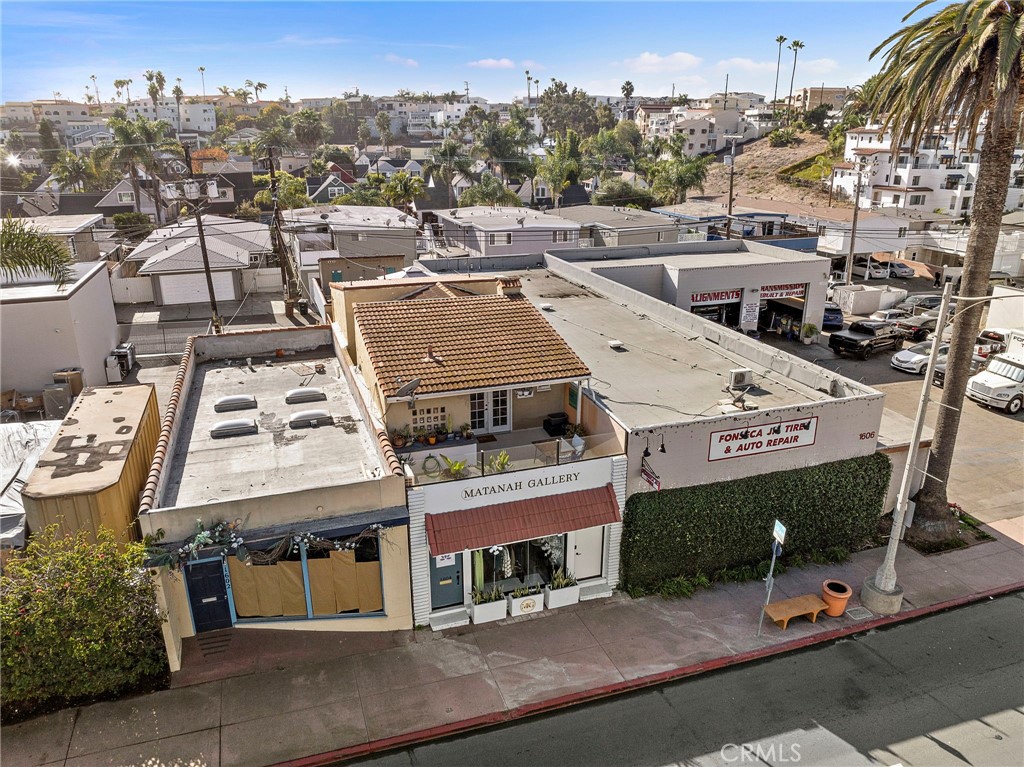 1604 N El Camino Real