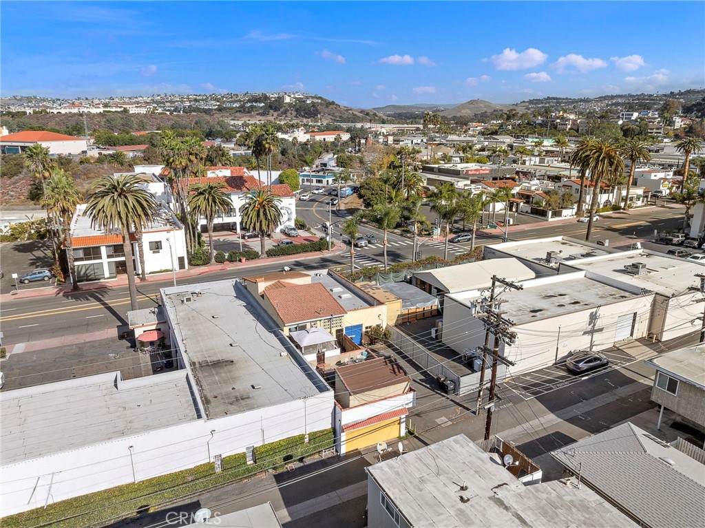 1604 N El Camino Real