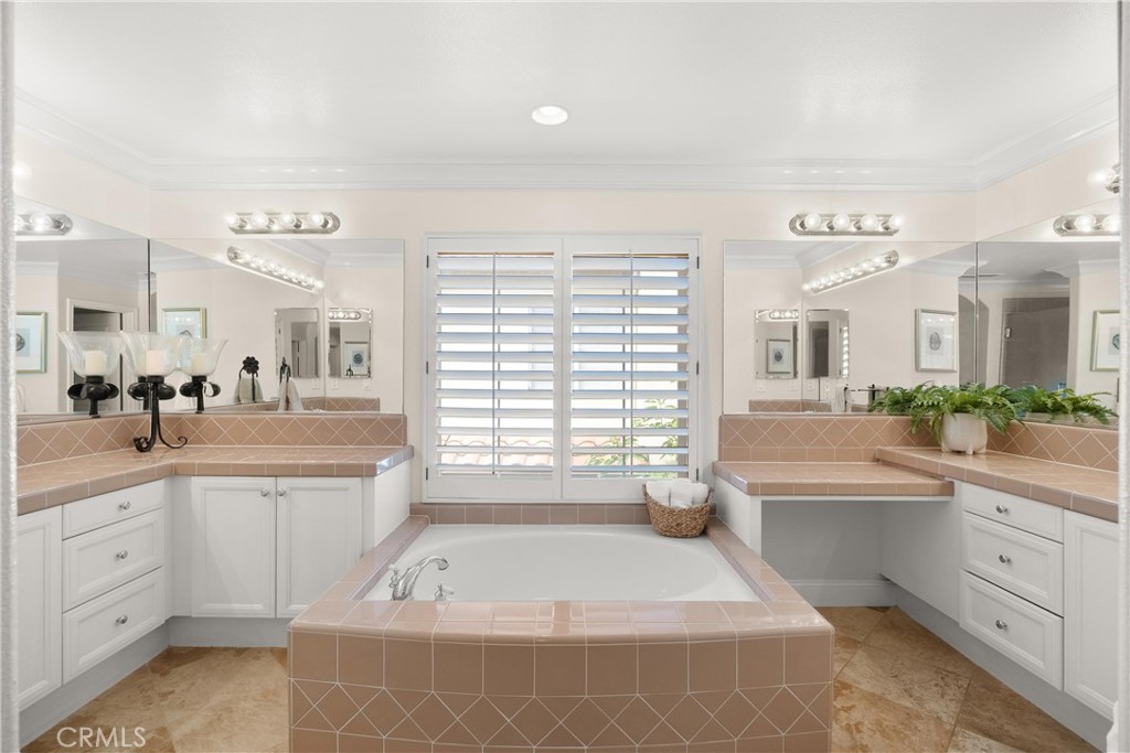 28411 Via Del Sereno