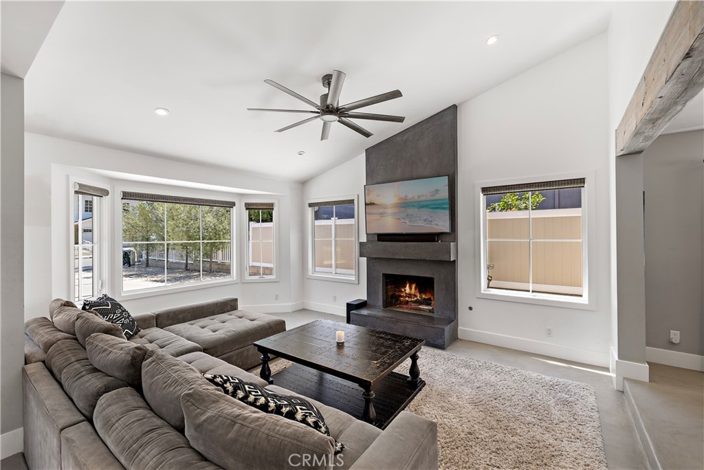 29091 Country Hills