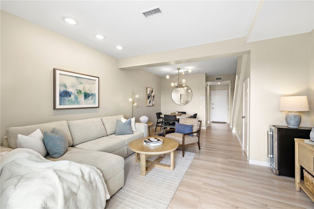 30902 Clubhouse 24E