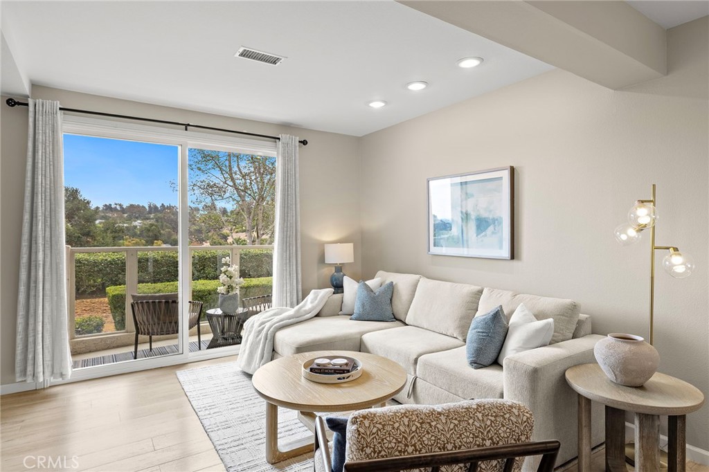 30902 Clubhouse 24E