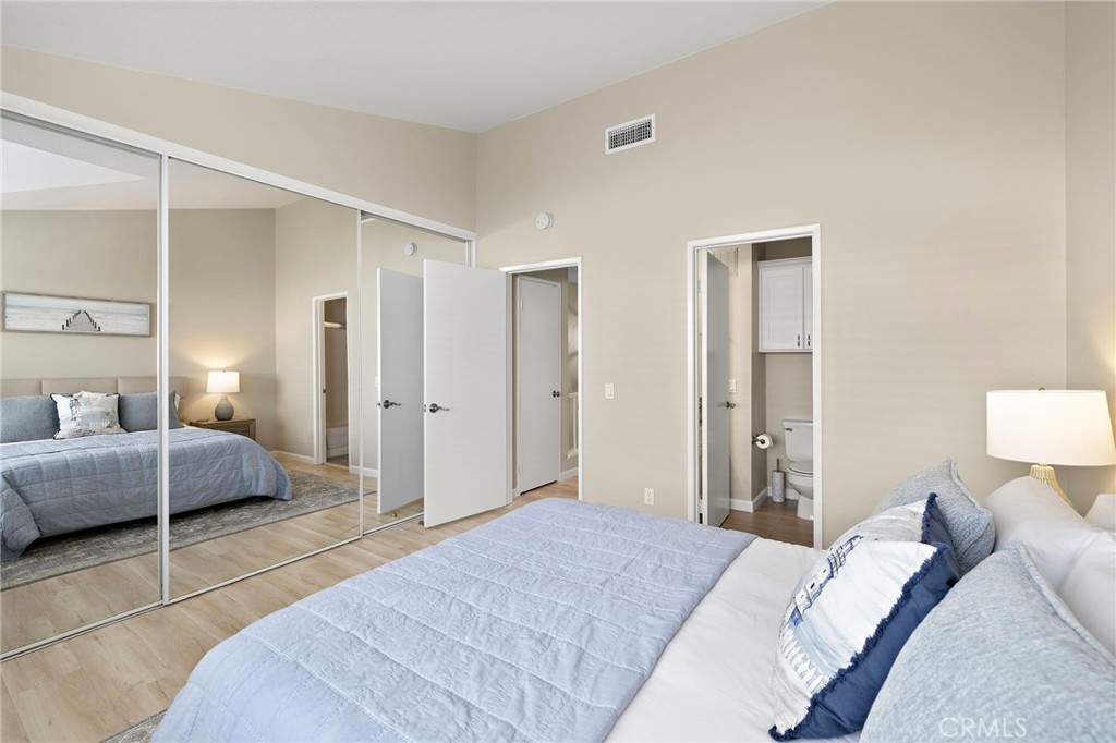 30902 Clubhouse 24E