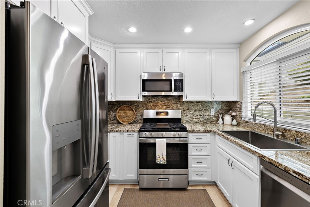 30902 Clubhouse 24E