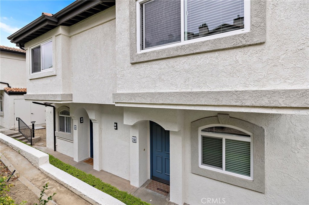 30902 Clubhouse 24E
