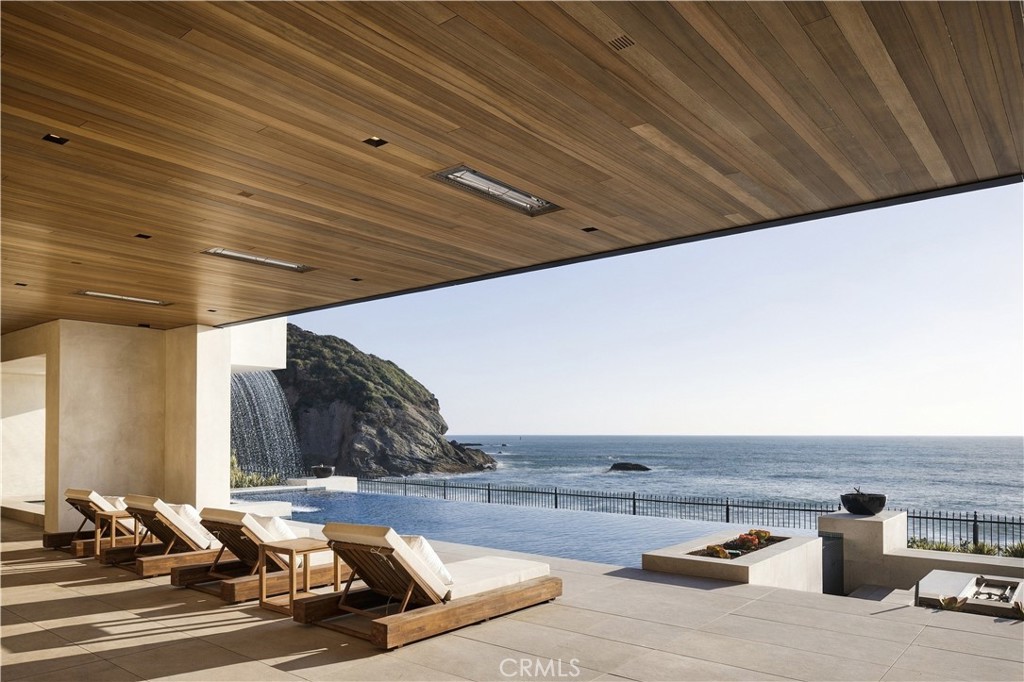 1 Strand Beach Dr