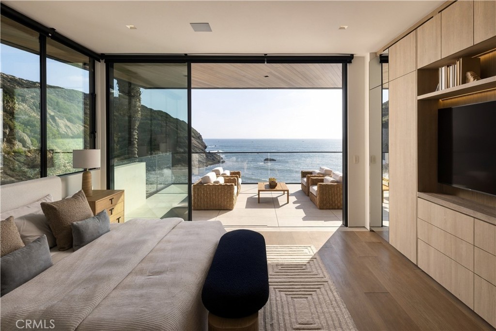 1 Strand Beach Dr