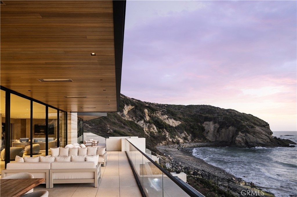 1 Strand Beach Dr
