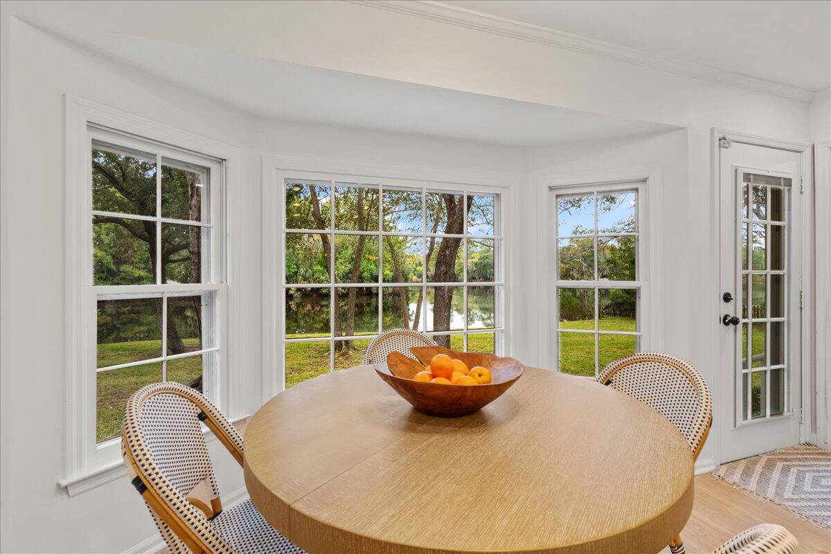 2192 Forest Lakes Boulevard