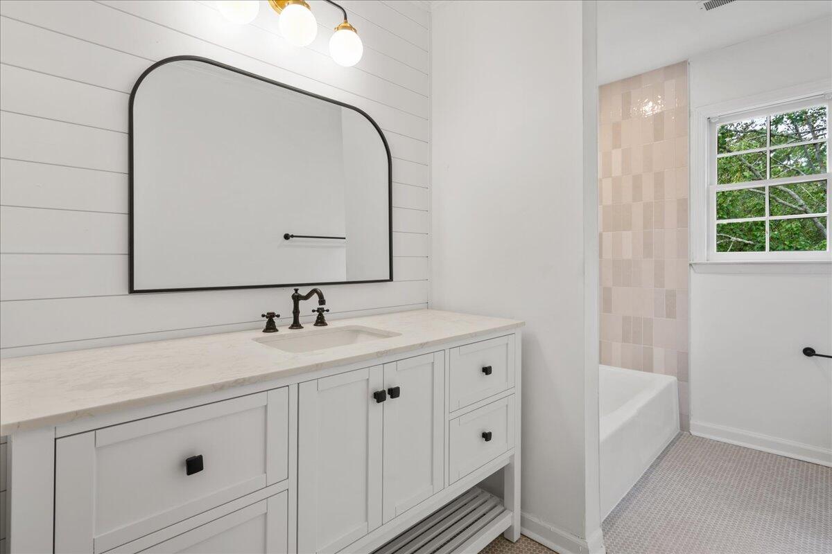 2192 Forest Lakes Boulevard