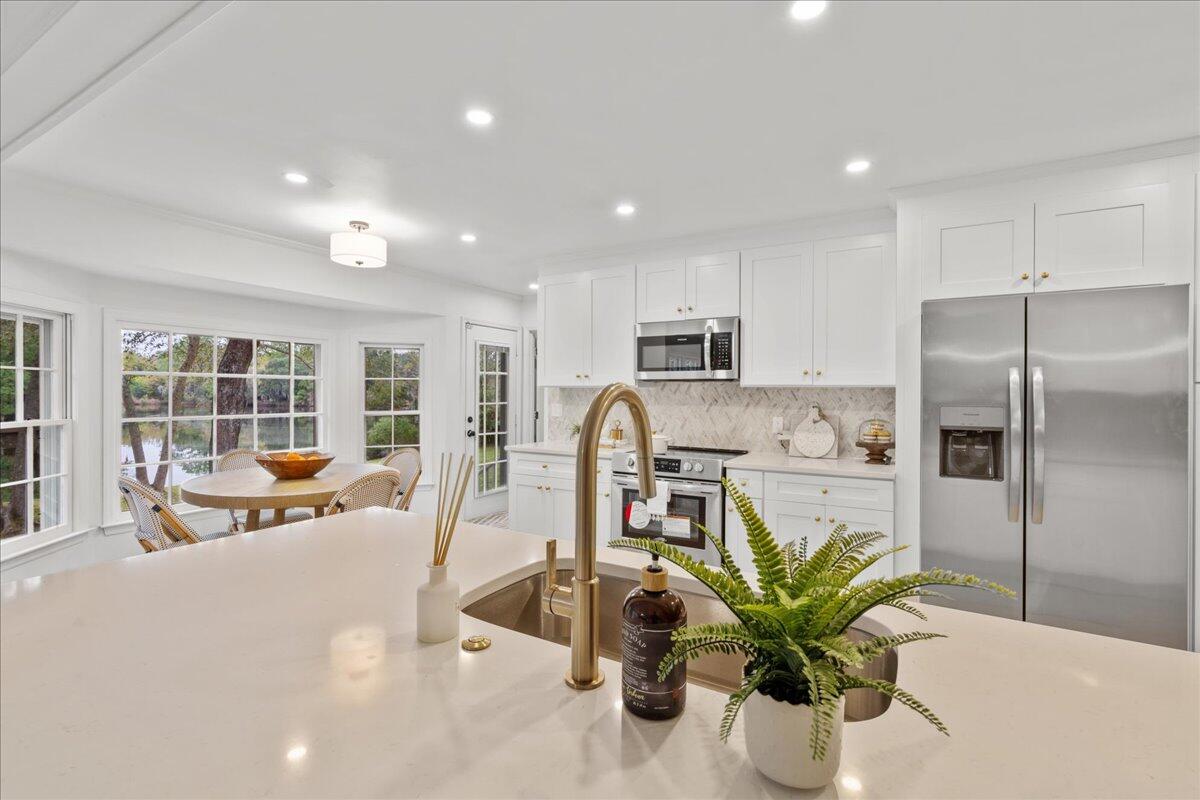 2192 Forest Lakes Boulevard