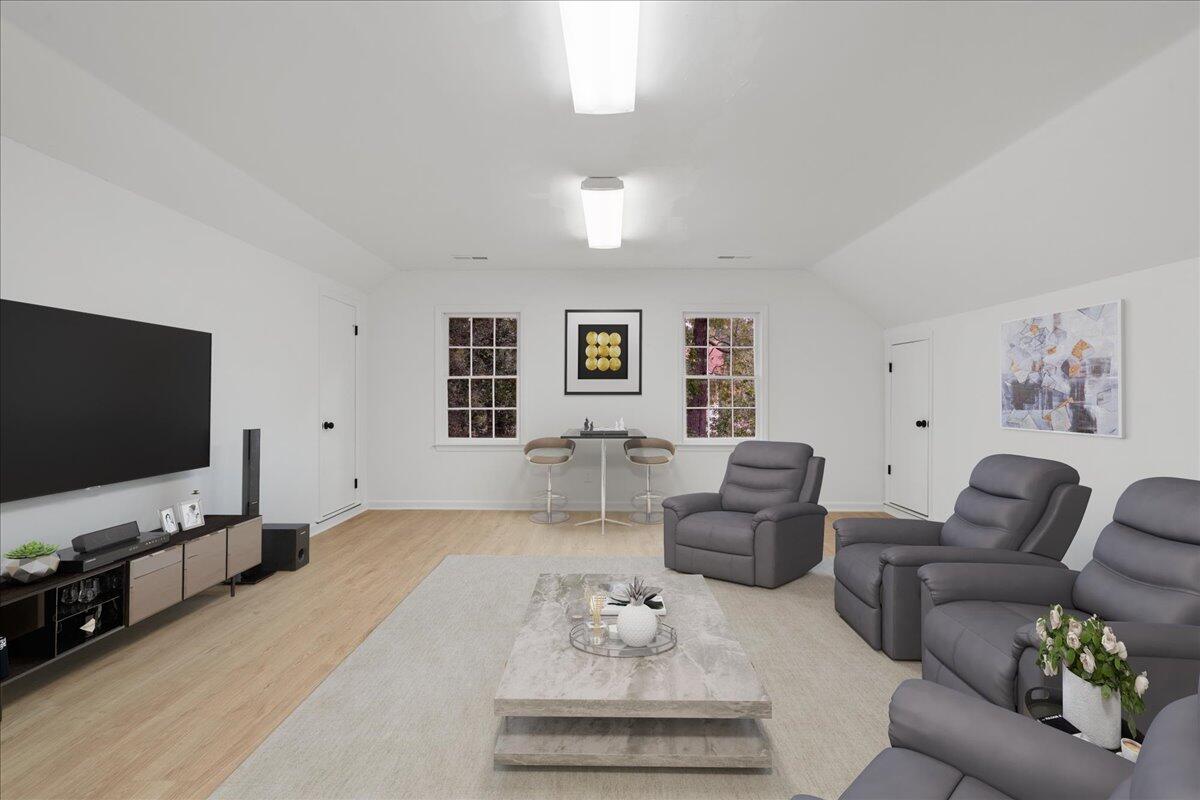 2192 Forest Lakes Boulevard