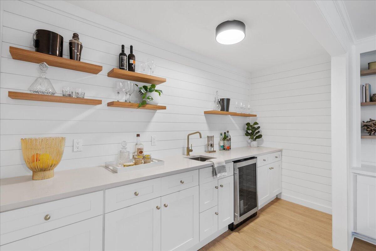 2192 Forest Lakes Boulevard