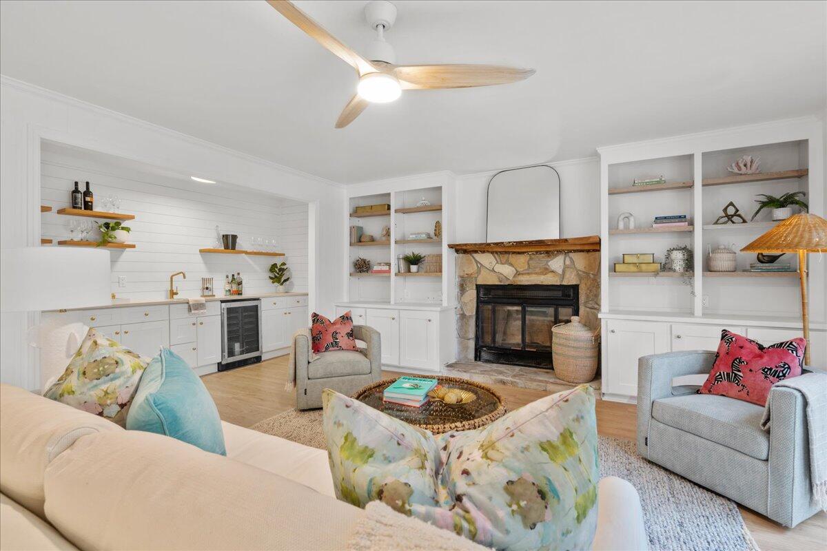 2192 Forest Lakes Boulevard