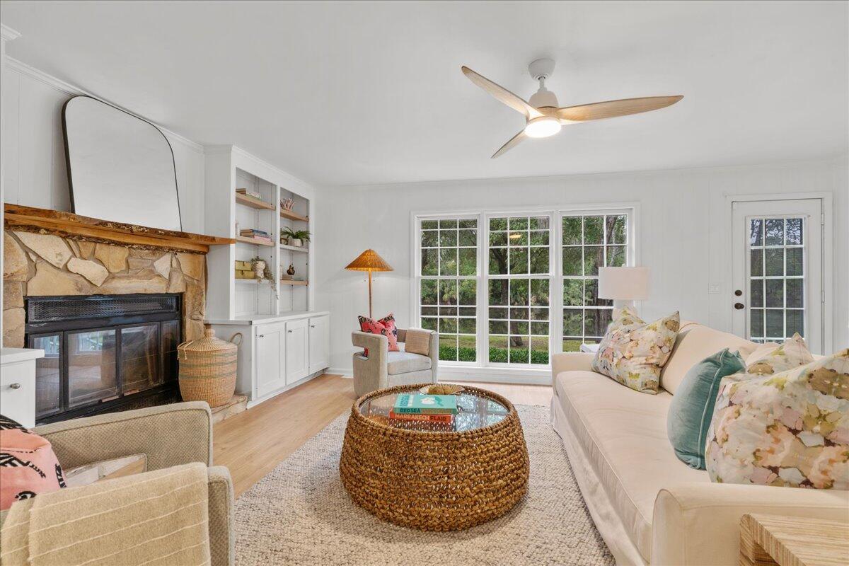 2192 Forest Lakes Boulevard