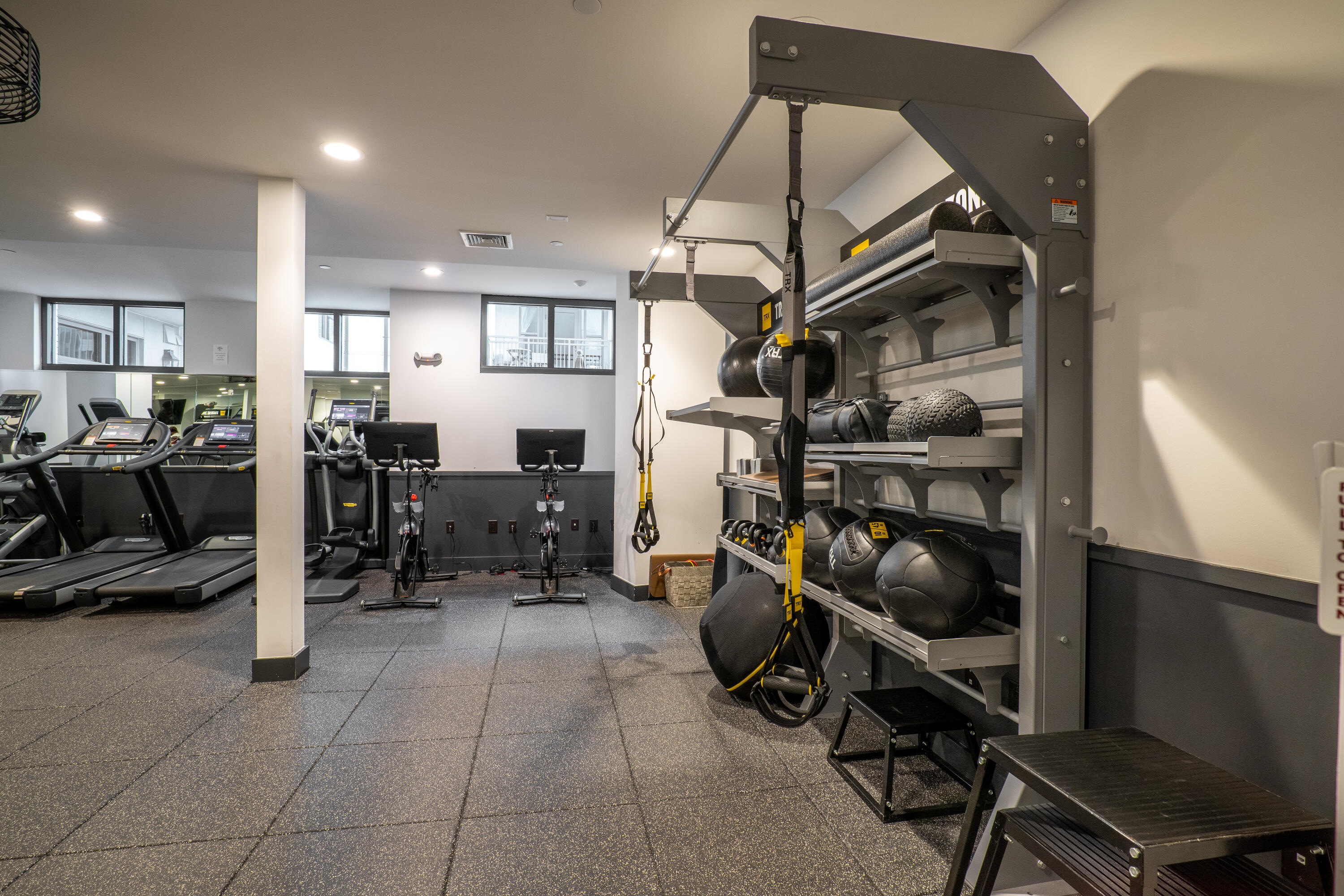 5 Gadsdenboro Street # 409