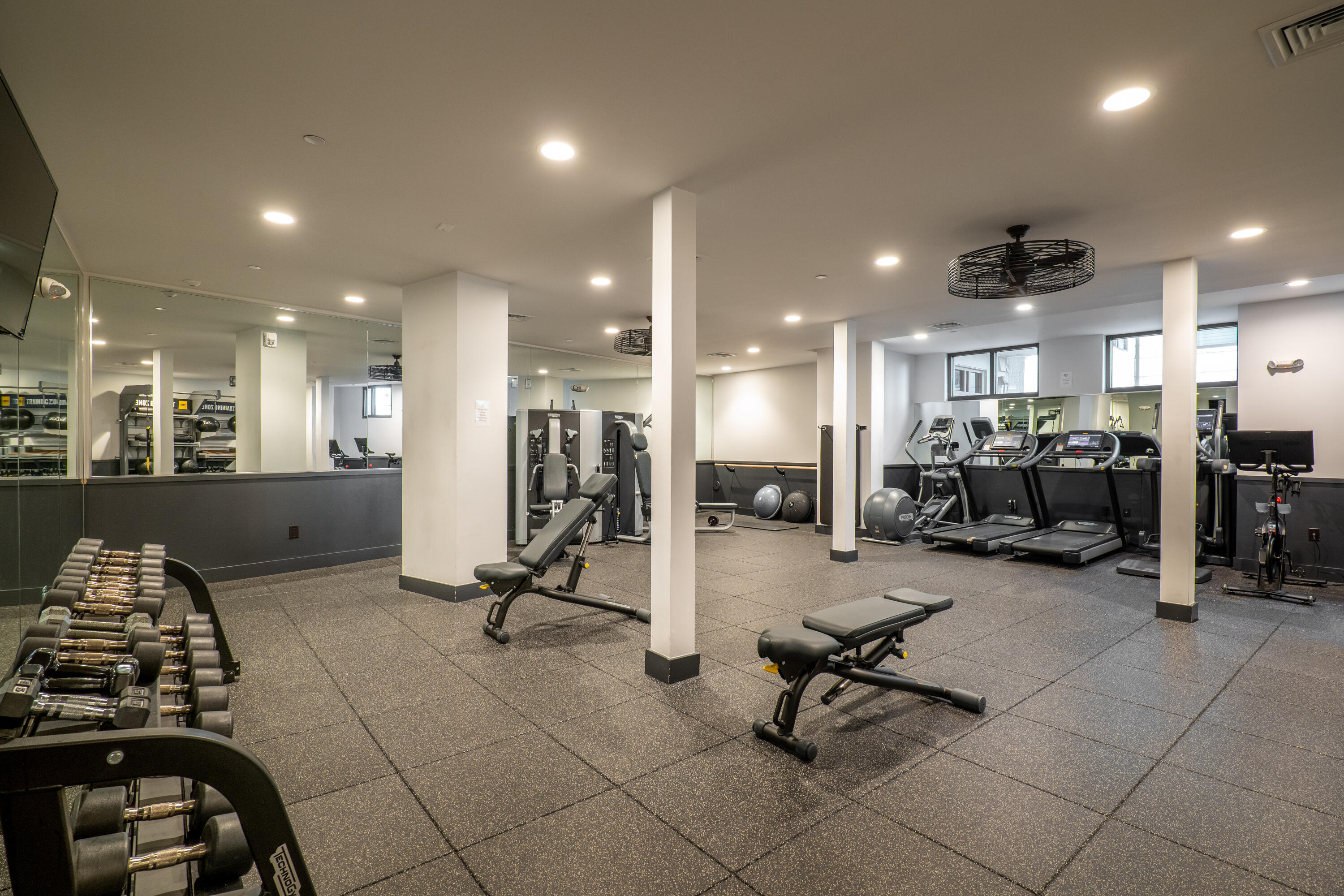 5 Gadsdenboro Street # 409