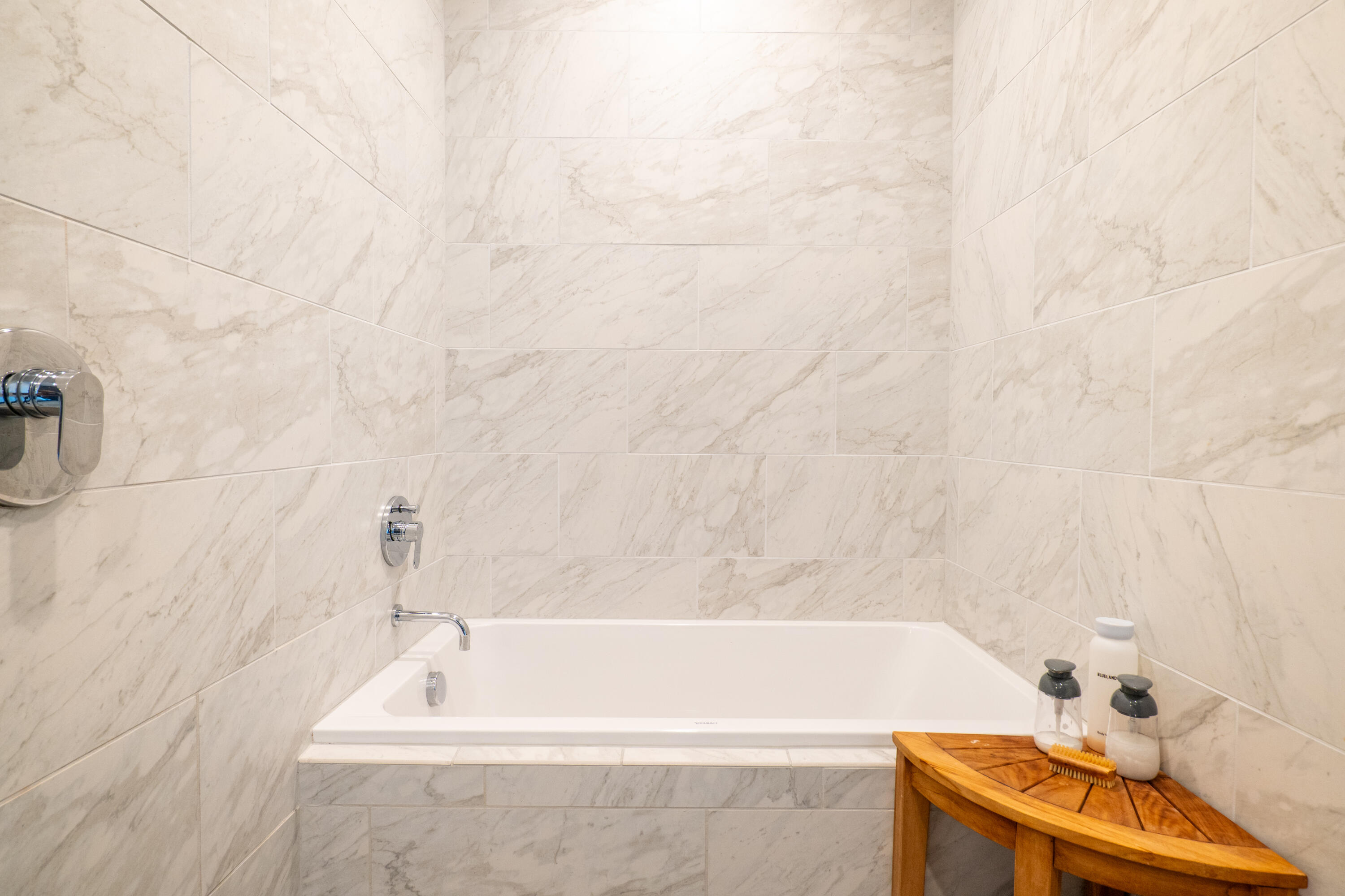 5 Gadsdenboro Street # 409