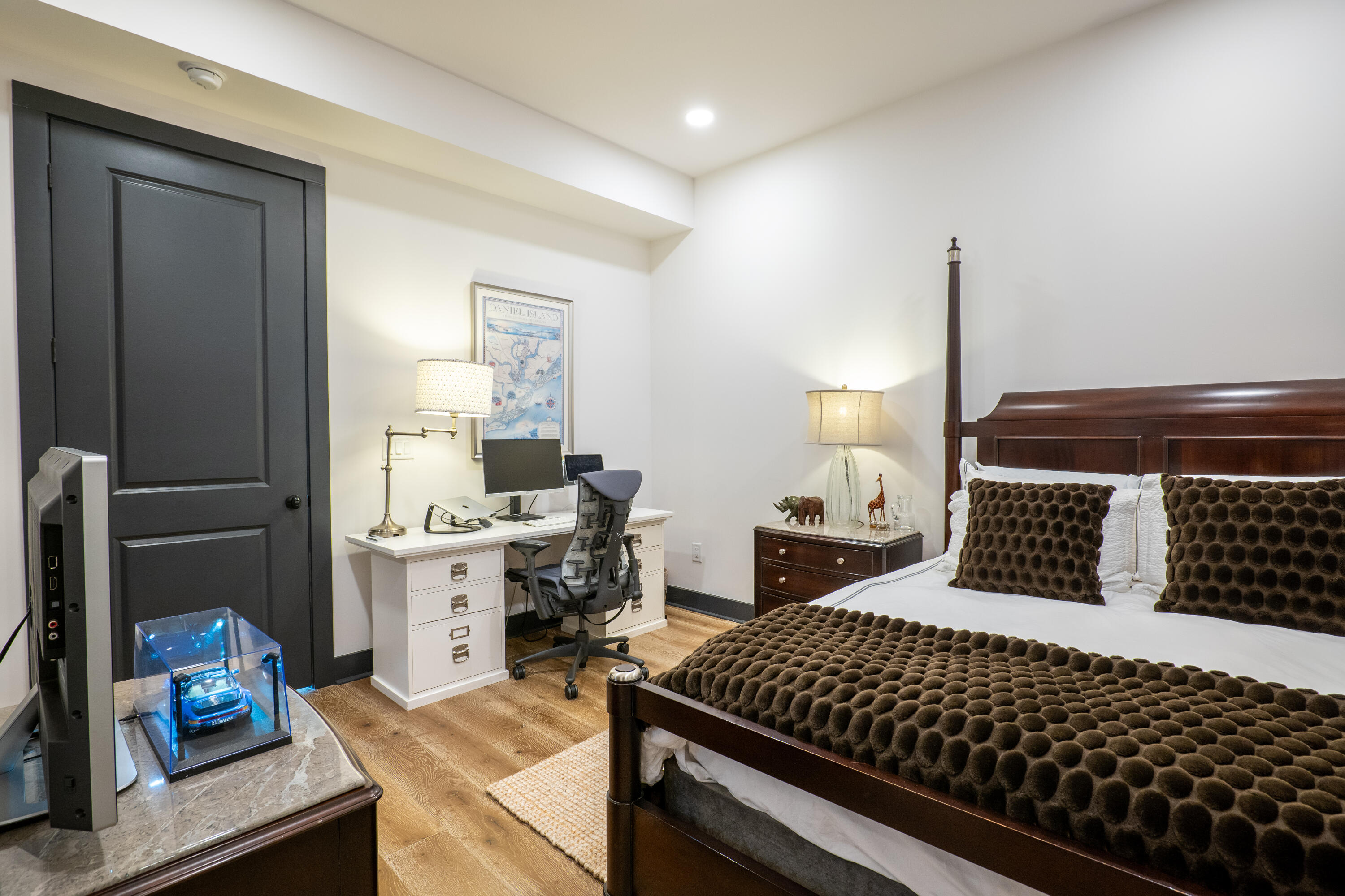 5 Gadsdenboro Street # 409