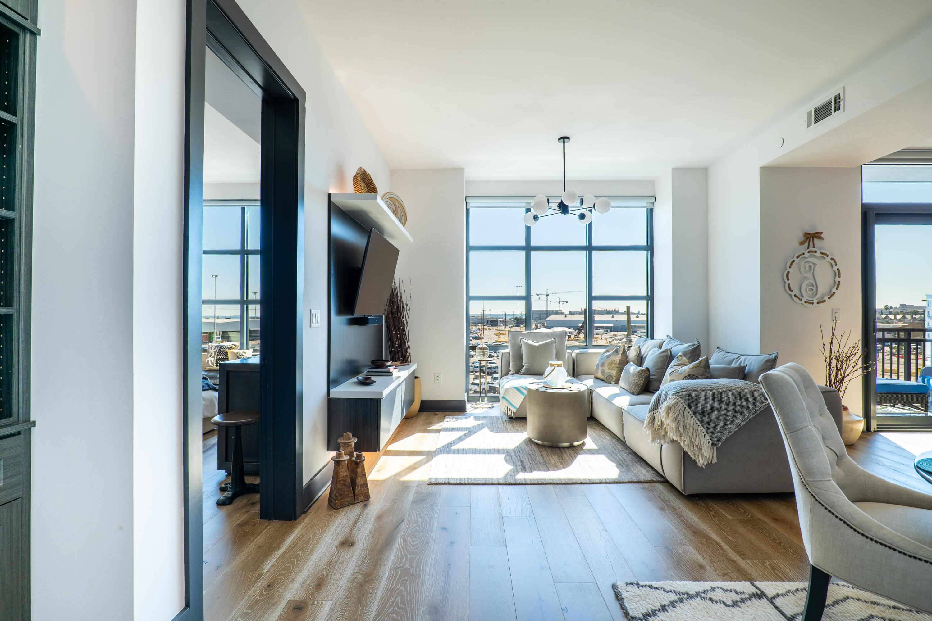 5 Gadsdenboro Street # 409