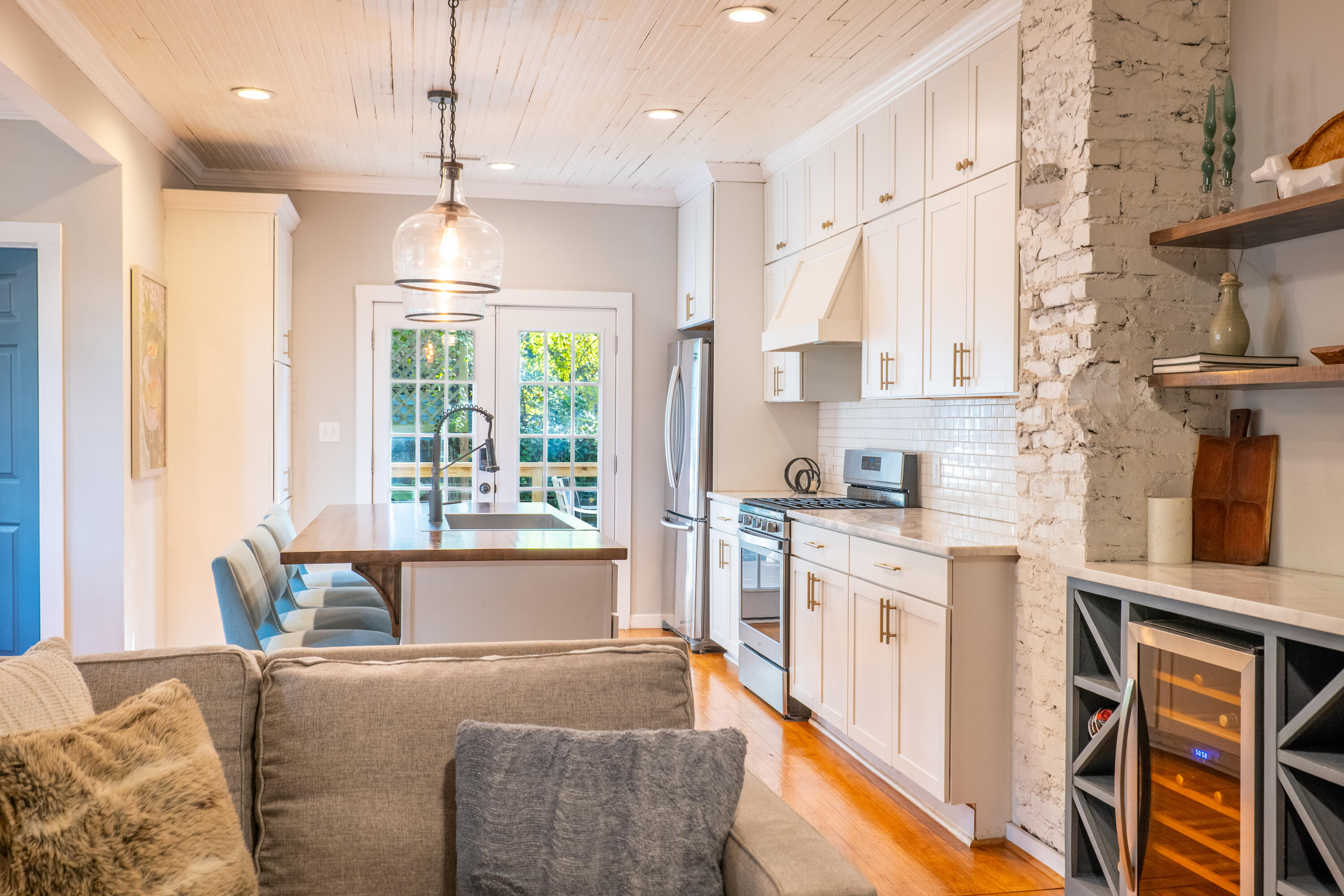 1079 Glenshaw Street