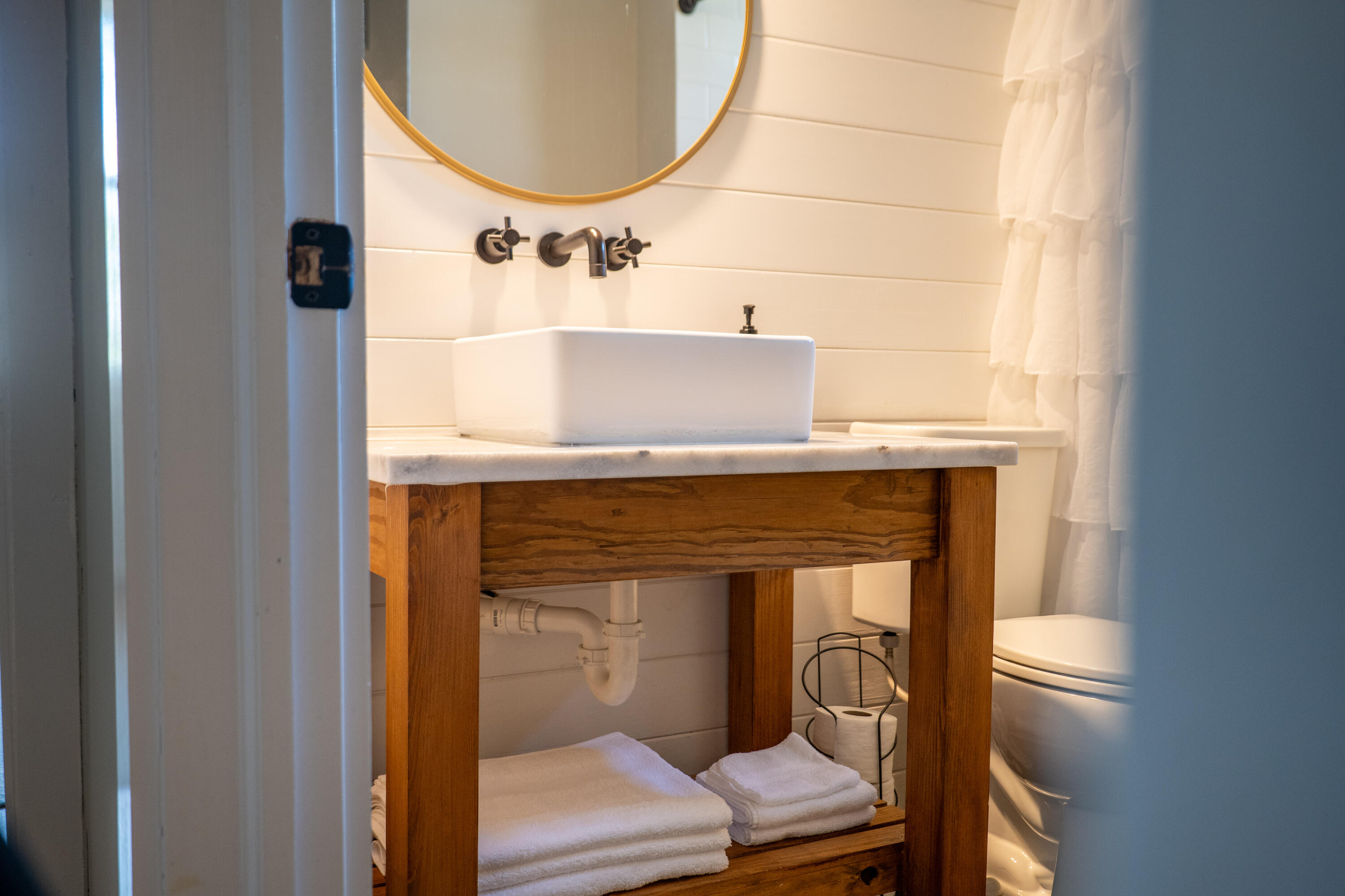 1079 Glenshaw Street