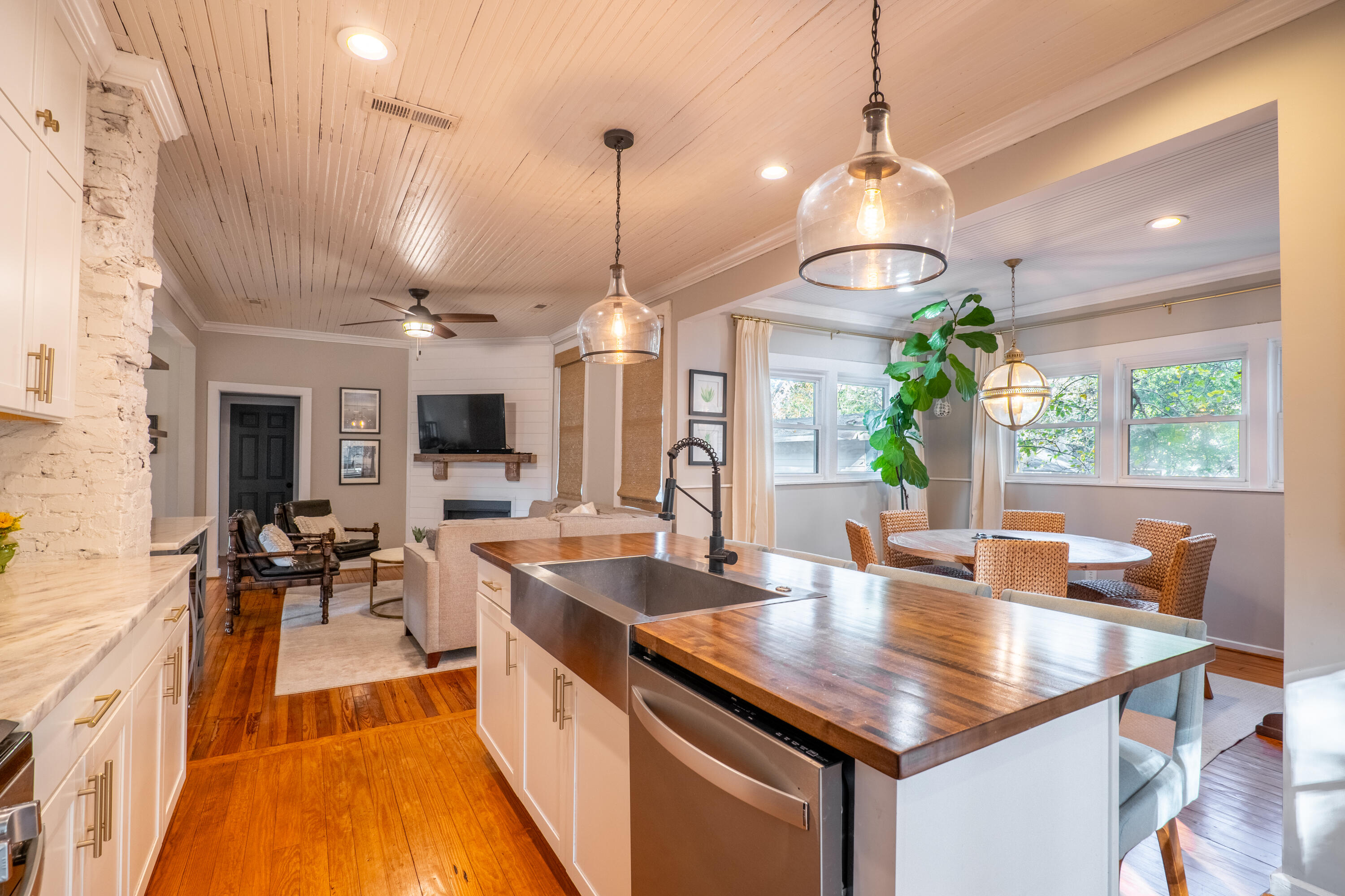 1079 Glenshaw Street