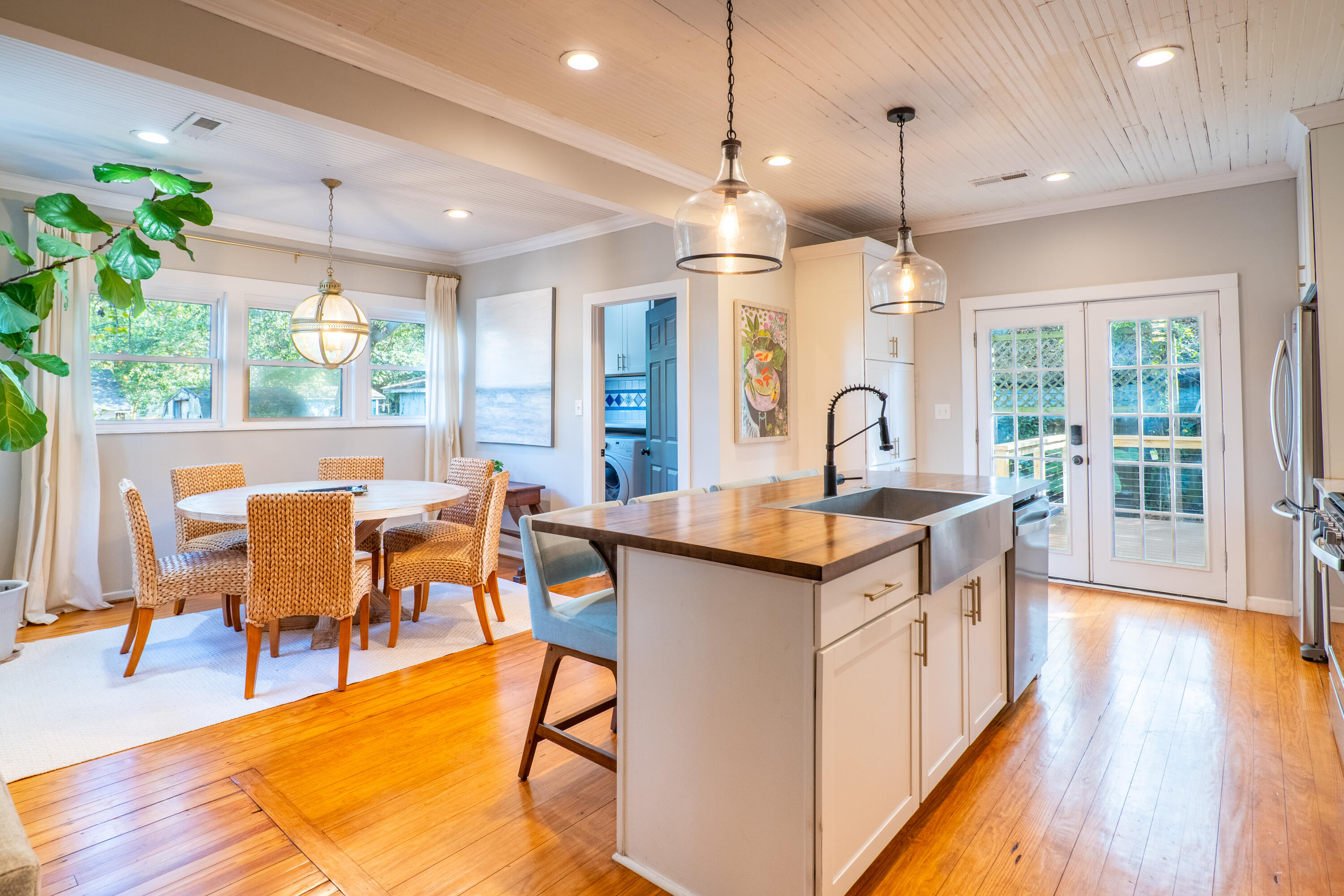 1079 Glenshaw Street