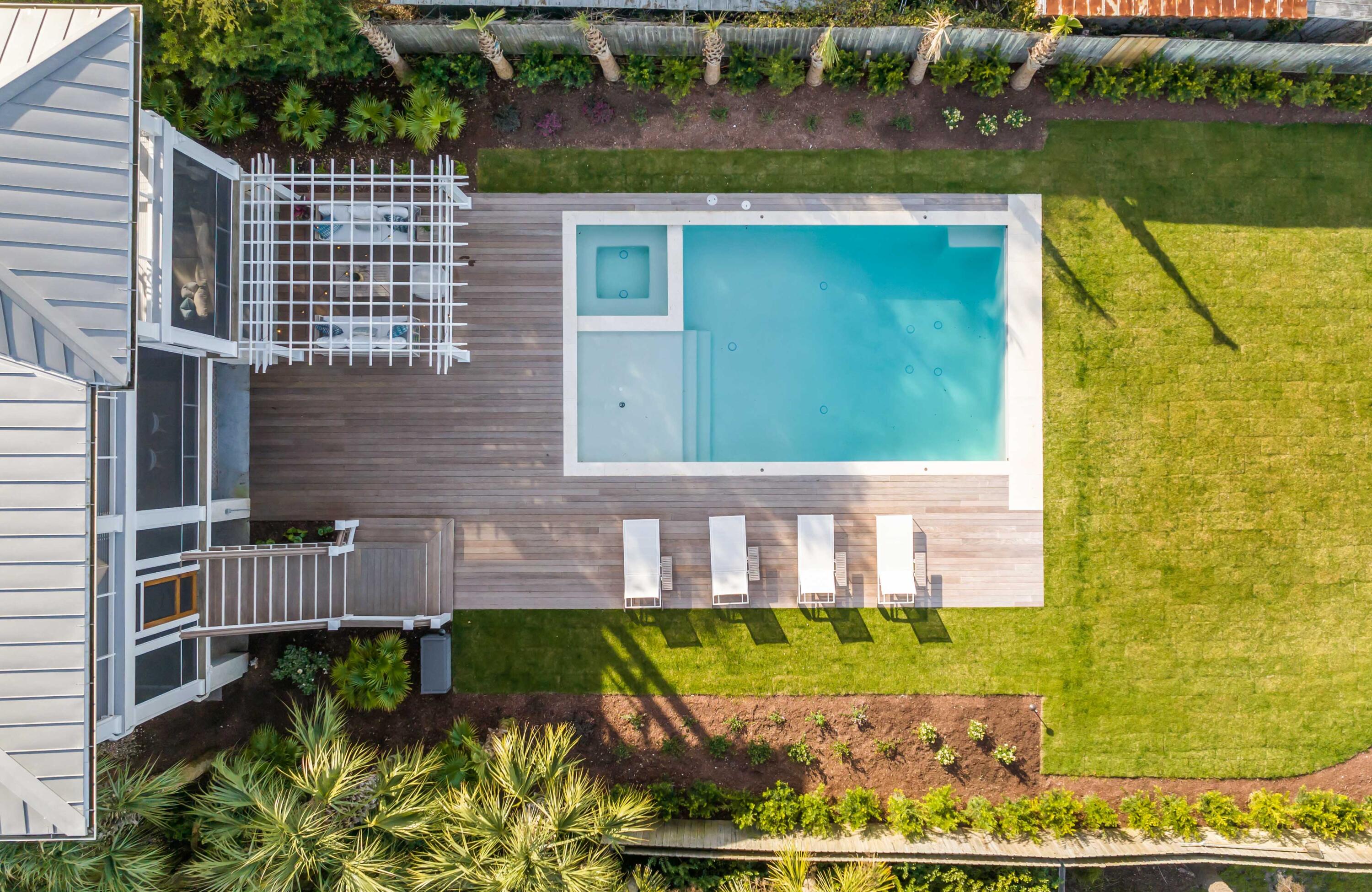 1420 Thompson Avenue