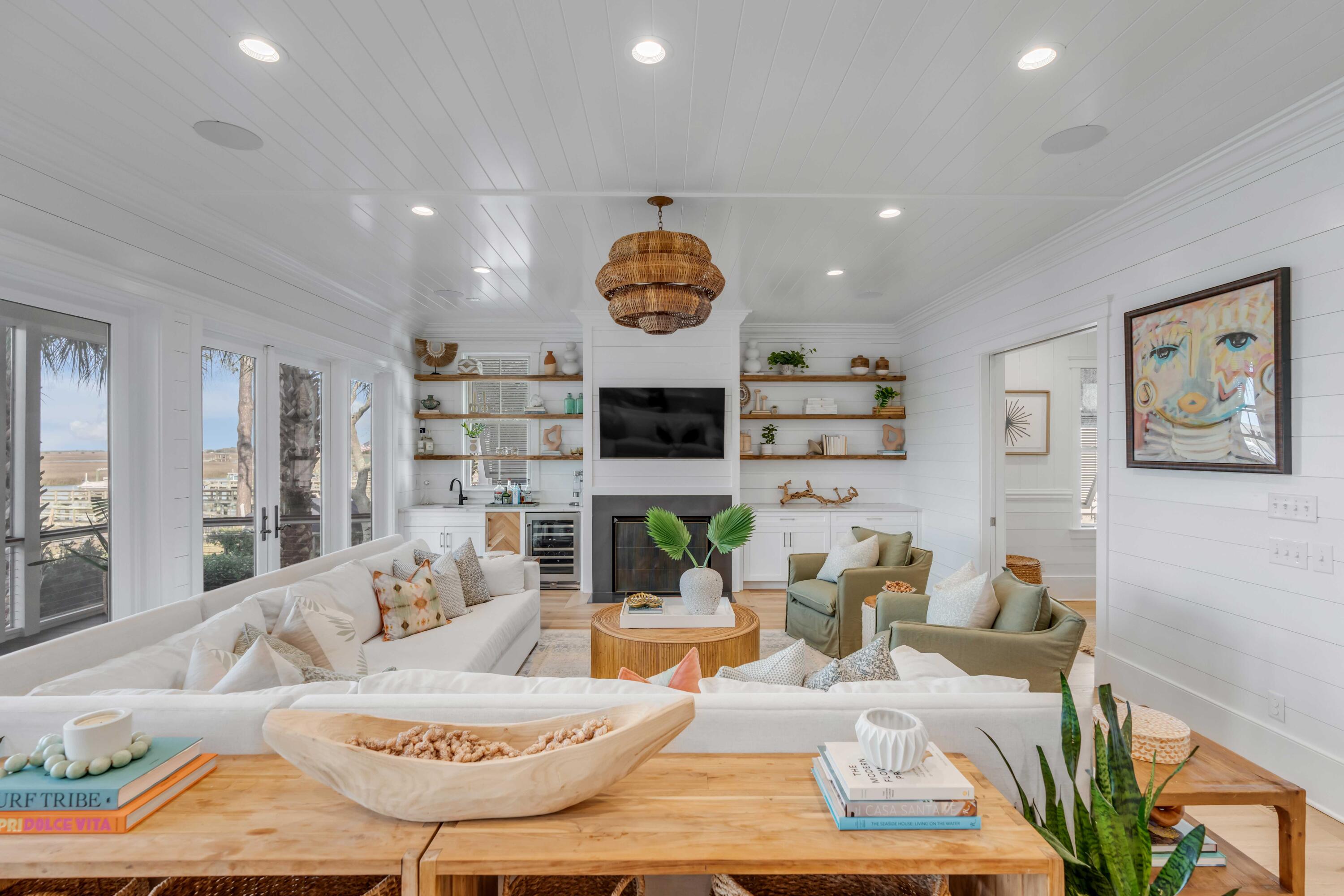 1420 Thompson Avenue