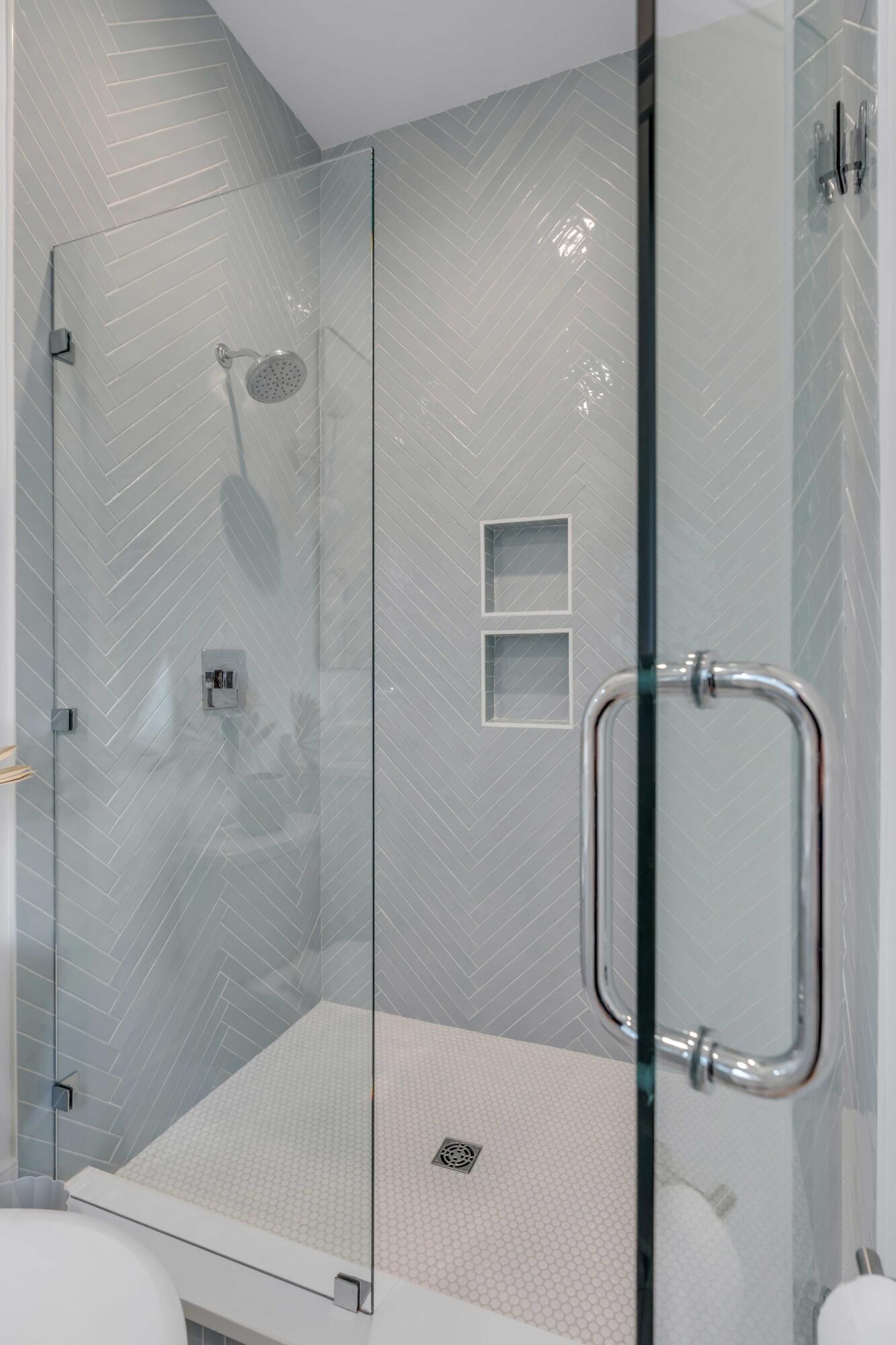 1420 Thompson Avenue